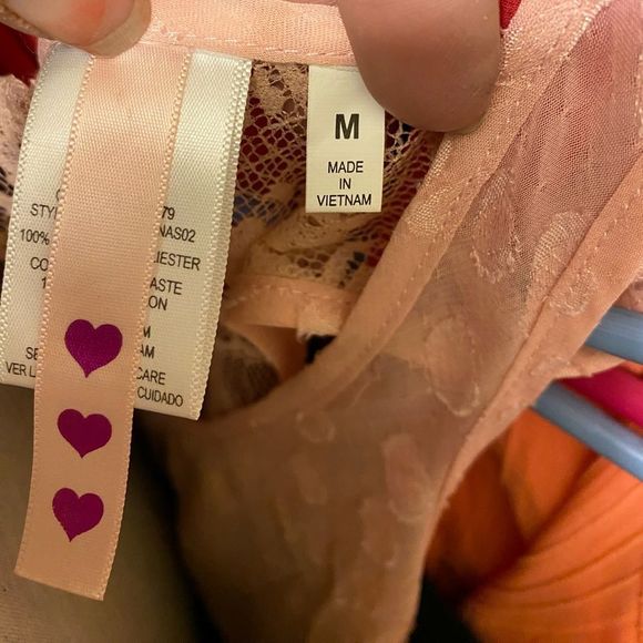 Sheer lace sleeveless racer back tank top pink medium - Picture 4 of 5